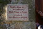 . Placa conmemorativa da restauración do Muíño Grabiel, promovida pola asociación Terra de Outes coa subvención da deputación provincial da Coruña.